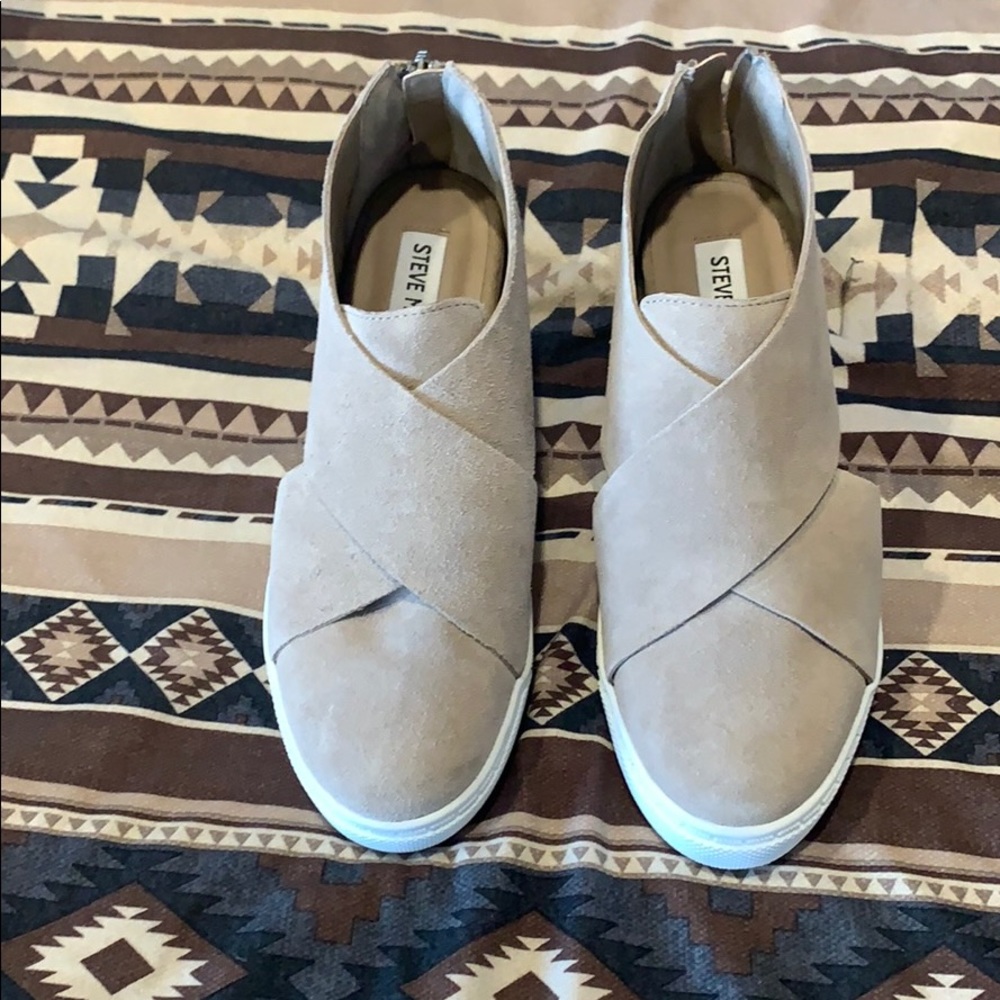 Vander cross band wedge sneaker